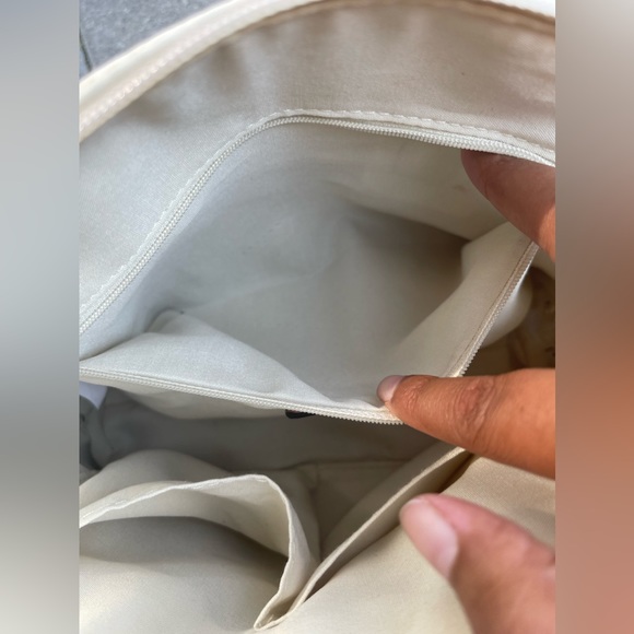 Top handle bag with gold hardwear *MUST BUY* - Picture 4 of 6